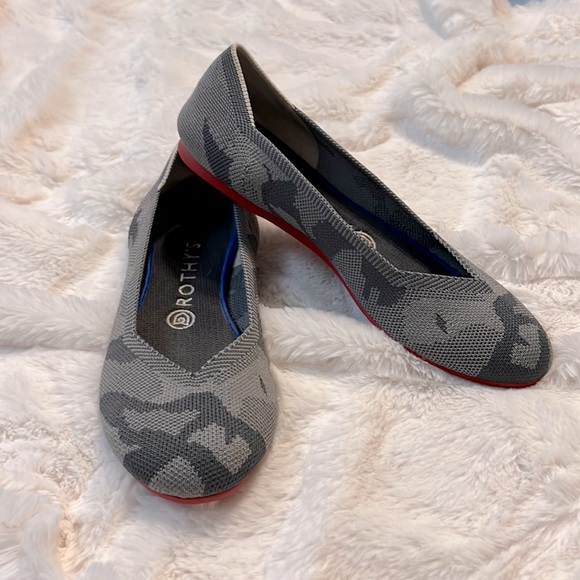 Retired camo Rothy’s - Picture 1 of 6